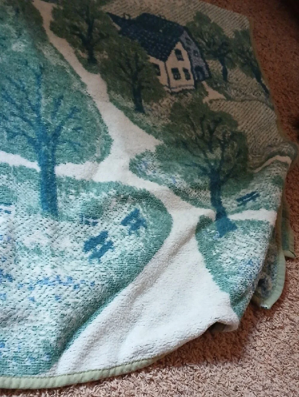 Scenic Green Print Throw Blanket